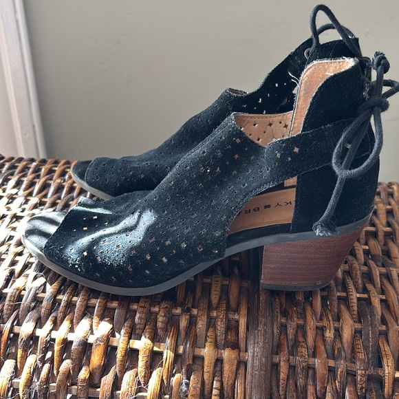 Lucky Brand booties - Picture 2 of 4